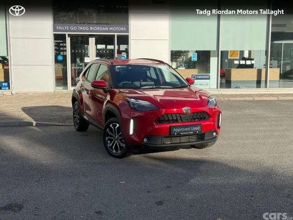 Toyota Yaris Cross Hatchback, Petrol Hybrid, 2026, Red