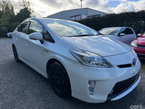 Toyota Prius Hatchback, Petrol Hybrid, 2015, White