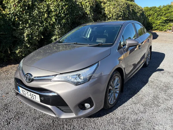 Toyota Avensis Saloon, Diesel, 2015, Brown
