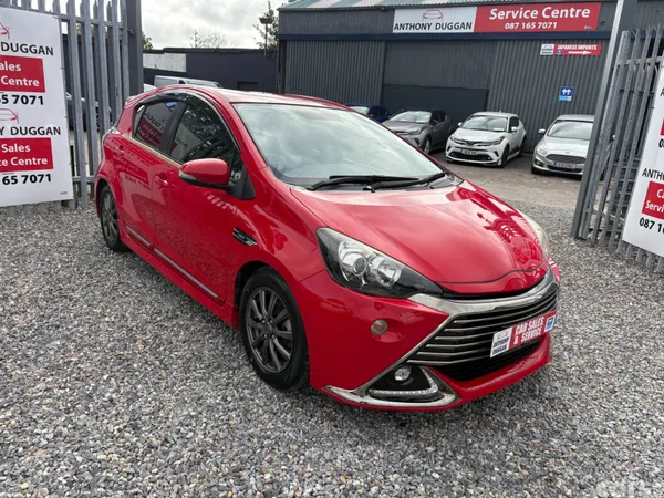 Toyota Aqua Hatchback, Petrol Hybrid, 2015, Red