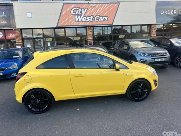 Opel Corsa Hatchback, Petrol, 2011, Yellow