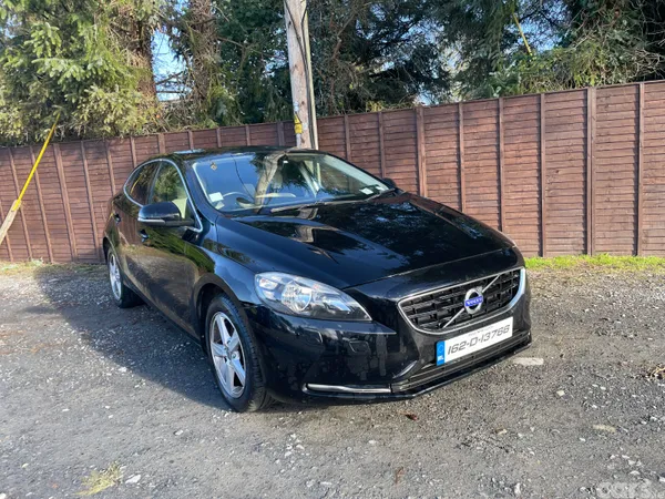 Volvo V40 Hatchback, Diesel, 2016, Black