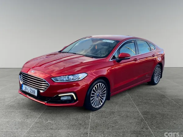 Ford Mondeo Hatchback, Diesel, 2021, Red