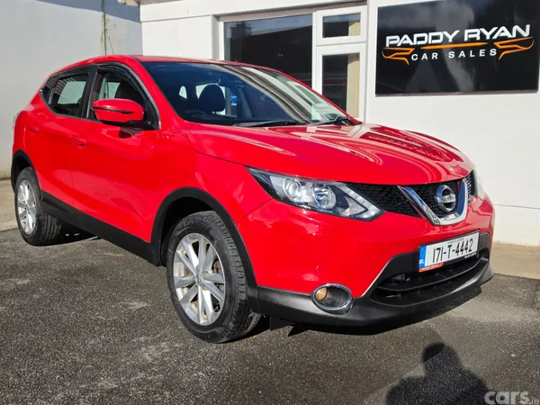 Nissan Qashqai SUV, Diesel, 2017, Red