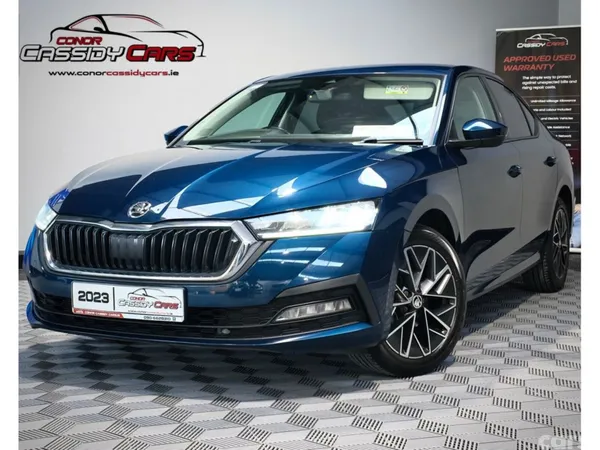Skoda Octavia Hatchback, Diesel, 2023, Blue