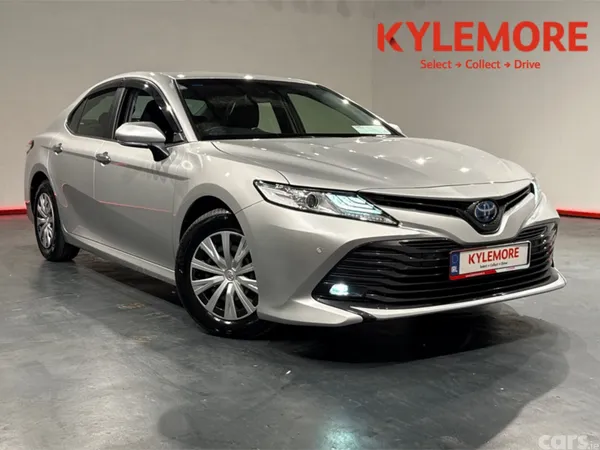 Toyota Camry Saloon, Petrol Hybrid, 2021, Silver