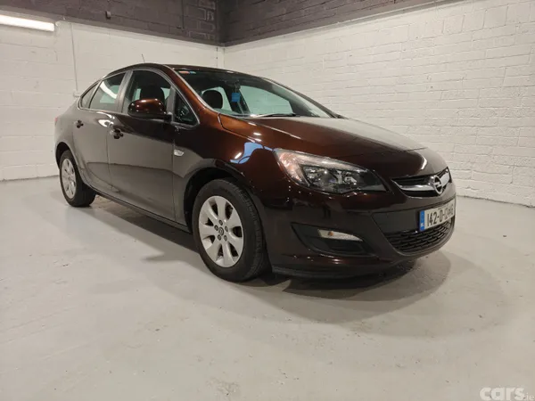 Opel Astra Saloon, Petrol, 2014, Brown