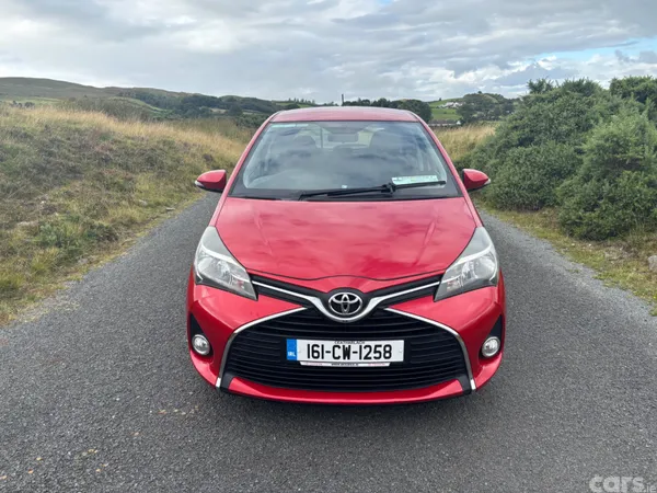 Toyota Yaris Hatchback, Petrol, 2016, Red