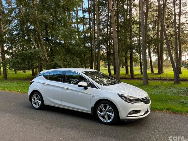 Opel Astra Hatchback, Diesel, 2016, White