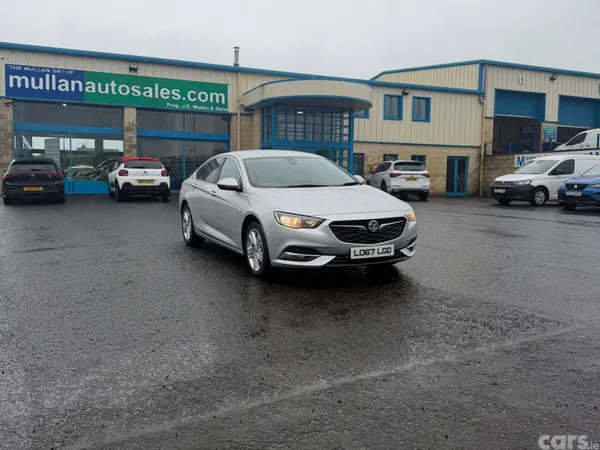 Vauxhall Insignia Hatchback, Diesel, 2017, Silver