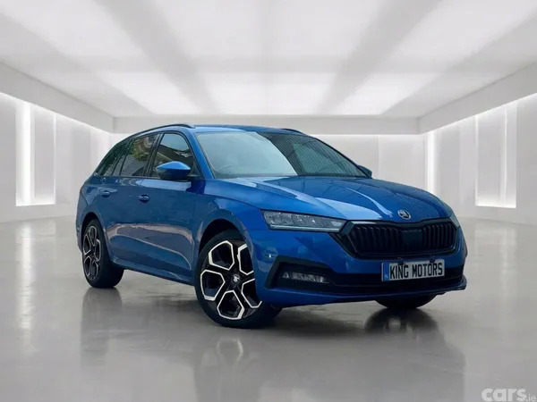 Skoda Octavia Estate, Petrol Hybrid, 2022, Blue