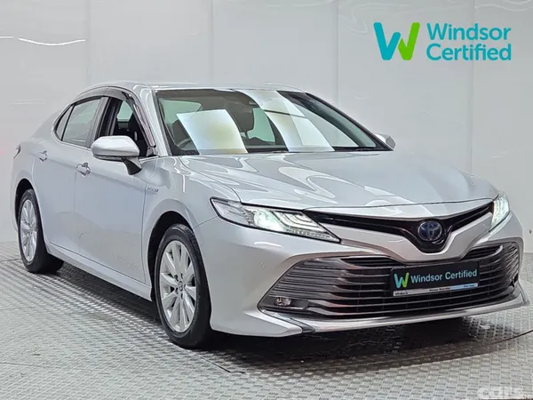 Toyota Camry Saloon, Petrol Hybrid, 2020, Silver