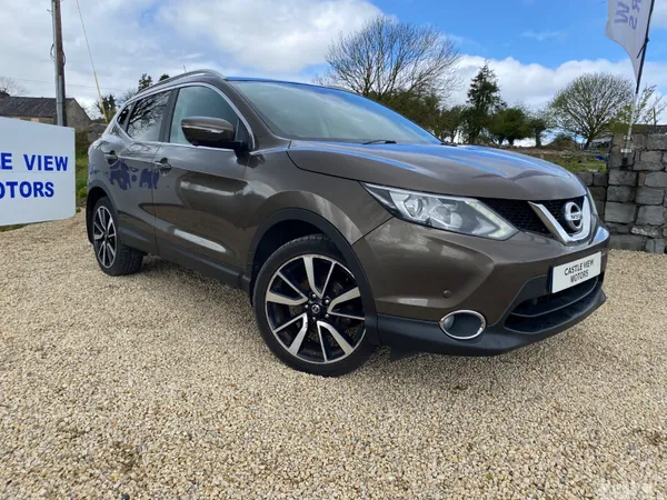 Nissan Qashqai Hatchback, Diesel, 2014, Brown