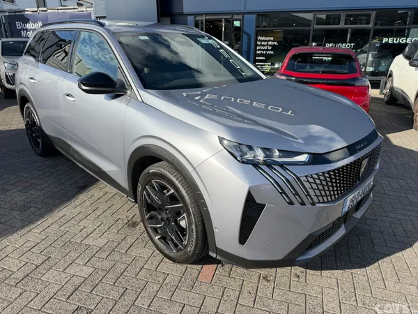 Peugeot 5008 MPV, Petrol, 2025, Grey