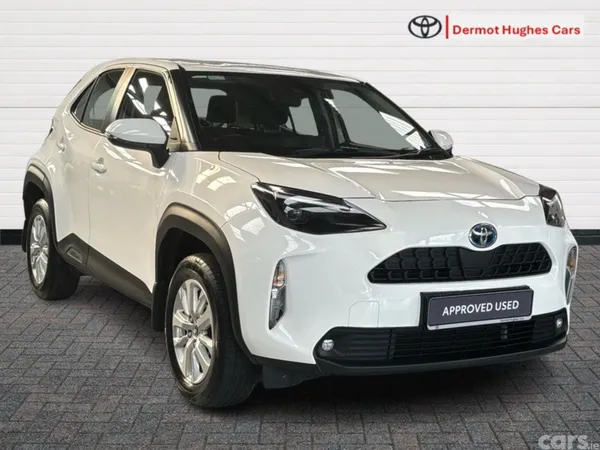 Toyota Yaris Cross Hatchback, Petrol Hybrid, 2023, White