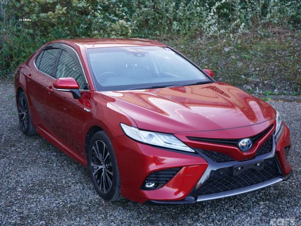 Toyota Camry Saloon, Petrol Hybrid, 2019, Red