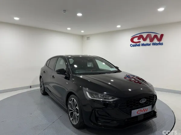 Ford Focus Hatchback, Petrol Hybrid, 2023, Black
