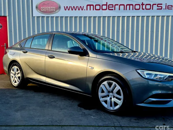 Vauxhall Insignia Hatchback, Diesel, 2018, Grey