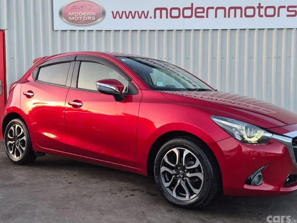 Mazda Demio Hatchback, Diesel, 2015, Red