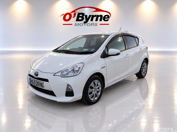 Toyota Aqua Hatchback, Petrol Hybrid, 2014, White