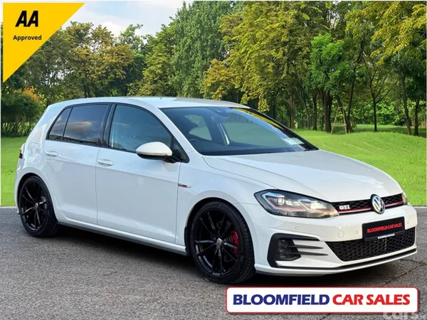 Volkswagen Golf Hatchback, Petrol, 2017, White