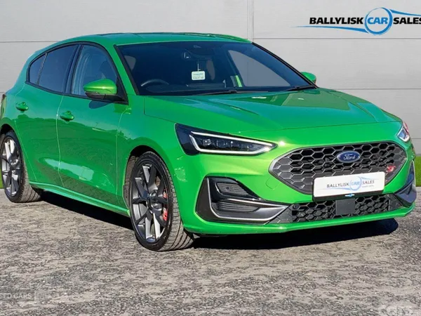 Ford Focus Hatchback, Petrol, 2023, Green