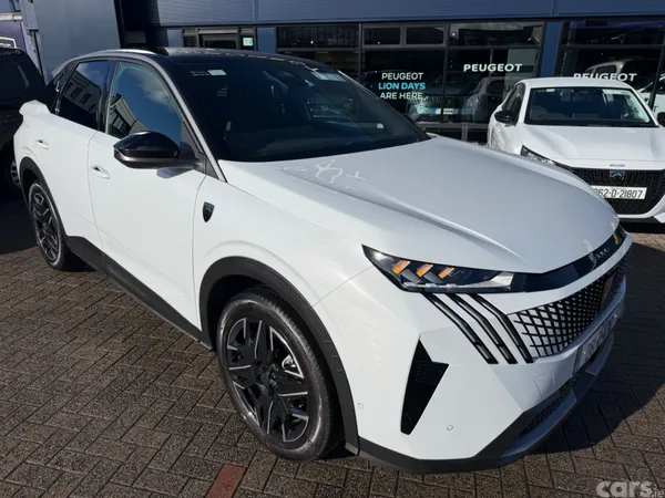 Peugeot 3008 MPV, Petrol, 2026, White