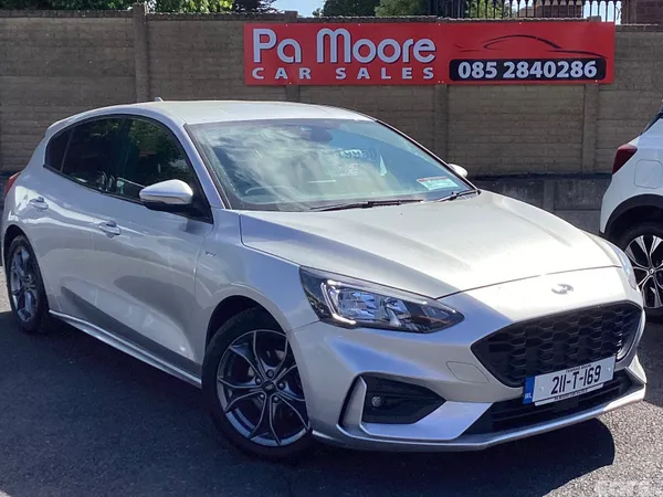Ford Focus Hatchback, Petrol Hybrid, 2021, Grey