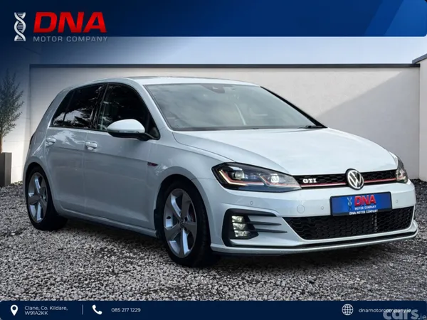 Volkswagen Golf Hatchback, Petrol, 2017, White