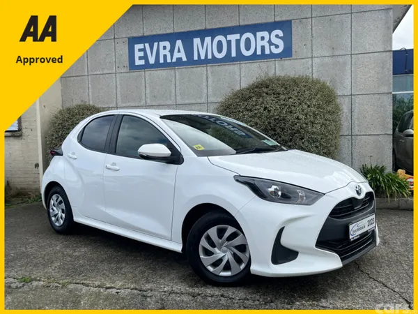 Toyota Yaris Hatchback, Petrol Hybrid, 2023, White