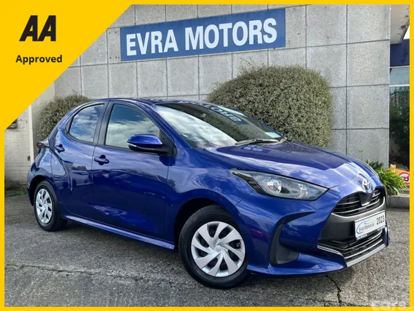 Toyota Yaris Hatchback, Petrol Hybrid, 2023, Blue