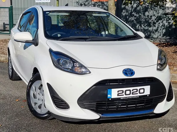 Toyota Aqua Hatchback, Petrol Hybrid, 2020, White
