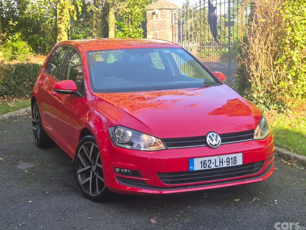 Volkswagen Golf Estate, Petrol, 2016, Red