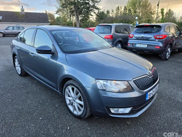 Skoda Octavia Hatchback, Petrol, 2015, Grey