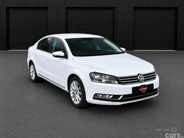 Volkswagen Passat , Petrol, 2013, White
