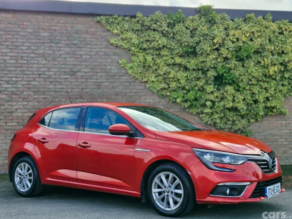 Renault Megane Hatchback, Diesel, 2017, Red
