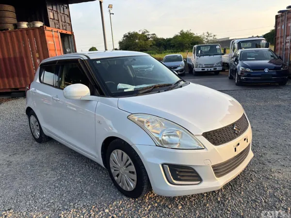 Suzuki Swift Hatchback, Petrol, 2013, White