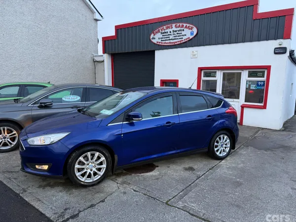 Ford Focus Hatchback, Petrol, 2015, Blue