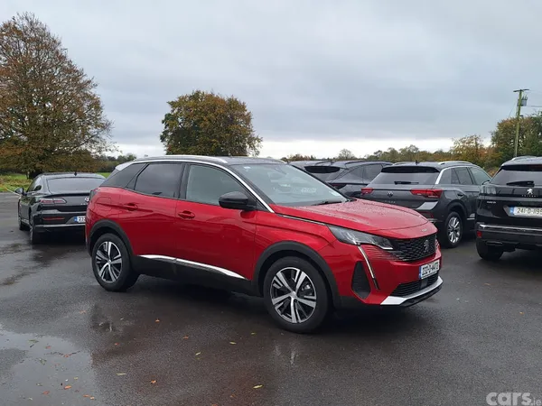 Peugeot 3008 MPV, Diesel, 2023, Red