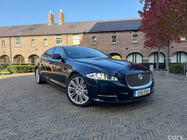 Jaguar XJ Saloon, Diesel, 2013, Blue