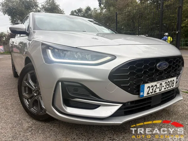 Ford Focus Hatchback, Petrol, 2023, Grey
