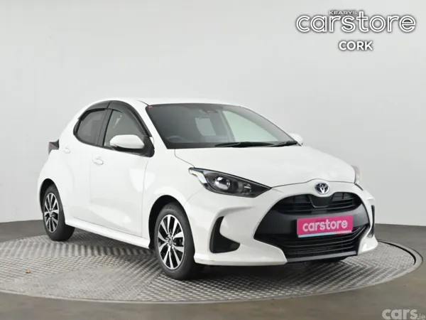 Toyota Yaris Hatchback, Petrol Hybrid, 2021, White