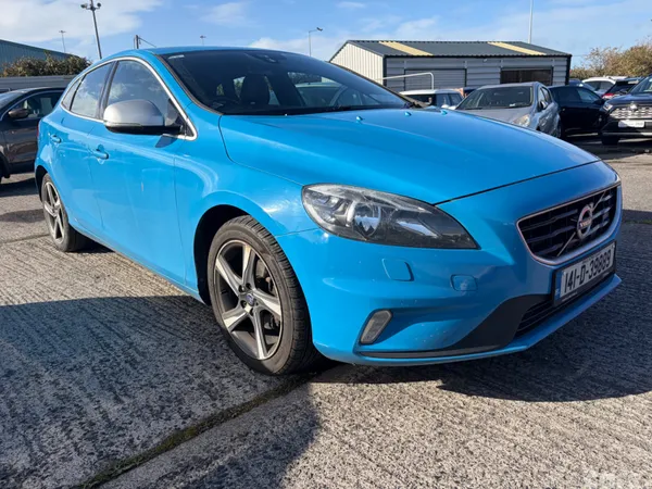 Volvo V40 Hatchback, Diesel, 2014, Blue