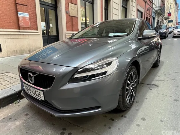 Volvo V40 Estate, Diesel, 2019, Grey