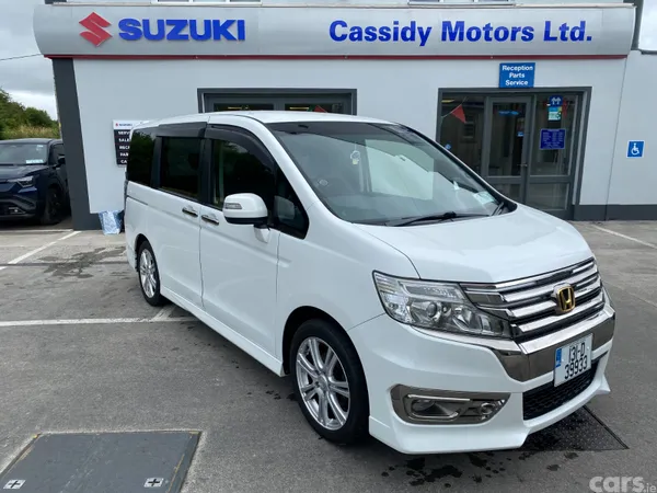 Honda Stepwagon MPV, Petrol, 2013, White