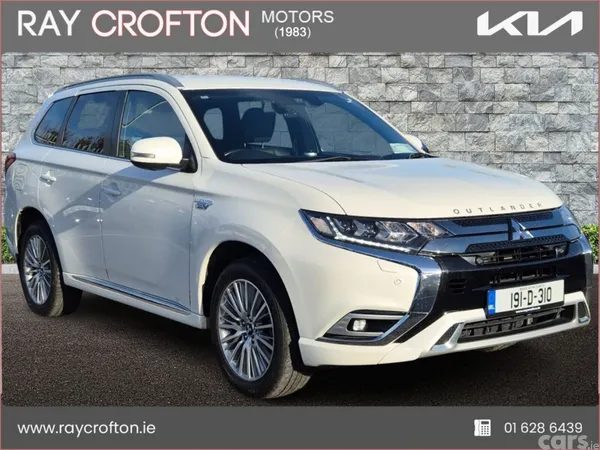 Mitsubishi Outlander SUV, Petrol Plug-in Hybrid, 2019, White