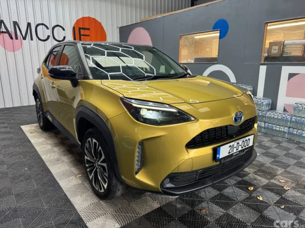 Toyota Yaris Cross SUV, Petrol Hybrid, 2021, Gold
