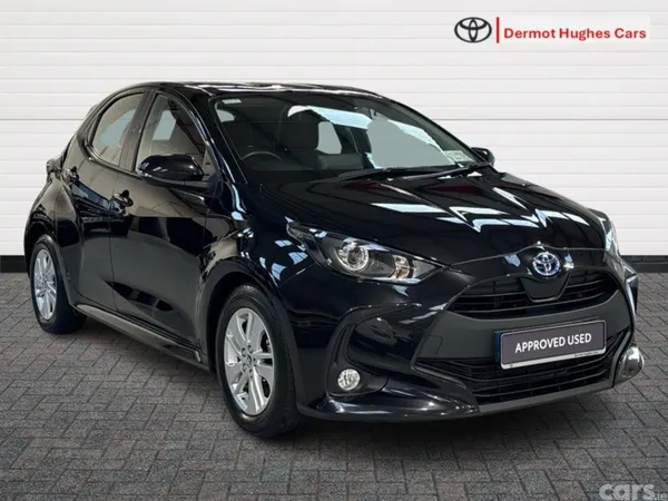 Toyota Yaris Hatchback, Petrol Hybrid, 2023, Black