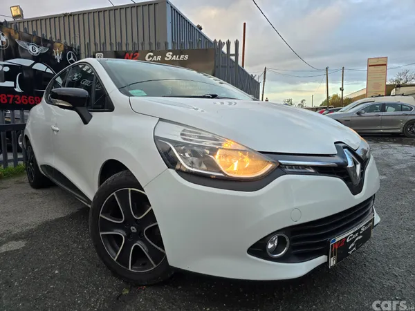 Renault Clio Hatchback, Petrol, 2016, White