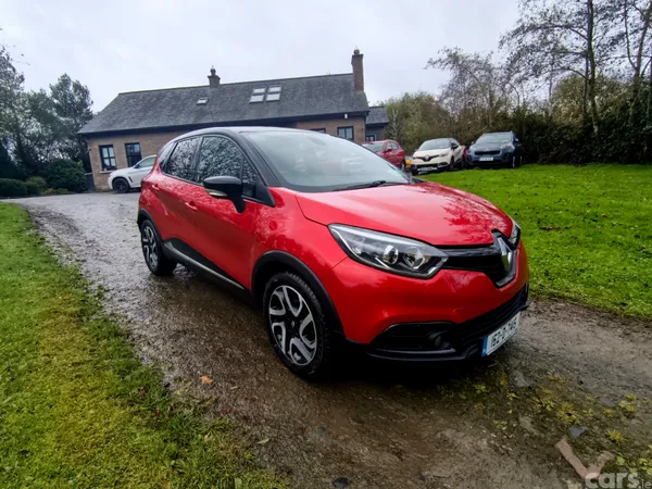 Renault Captur Hatchback, Diesel, 2015, Red